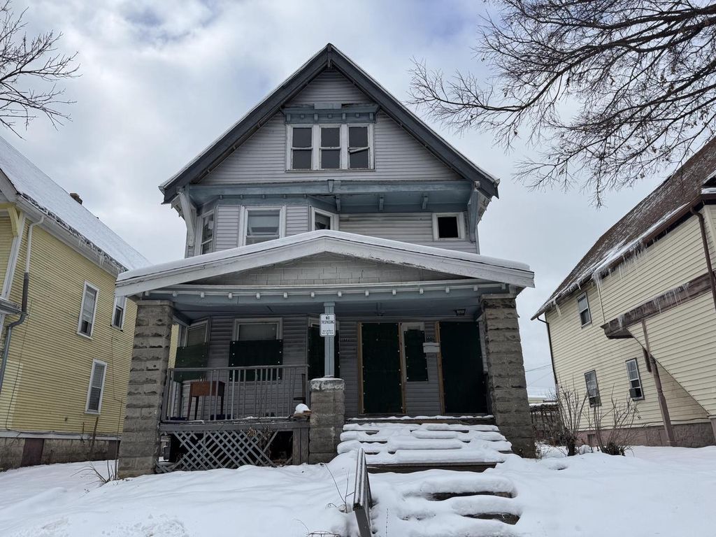 Photo of 1649 N 29th STREET #1651, Milwaukee, WI 53208 (MLS # 1945303)