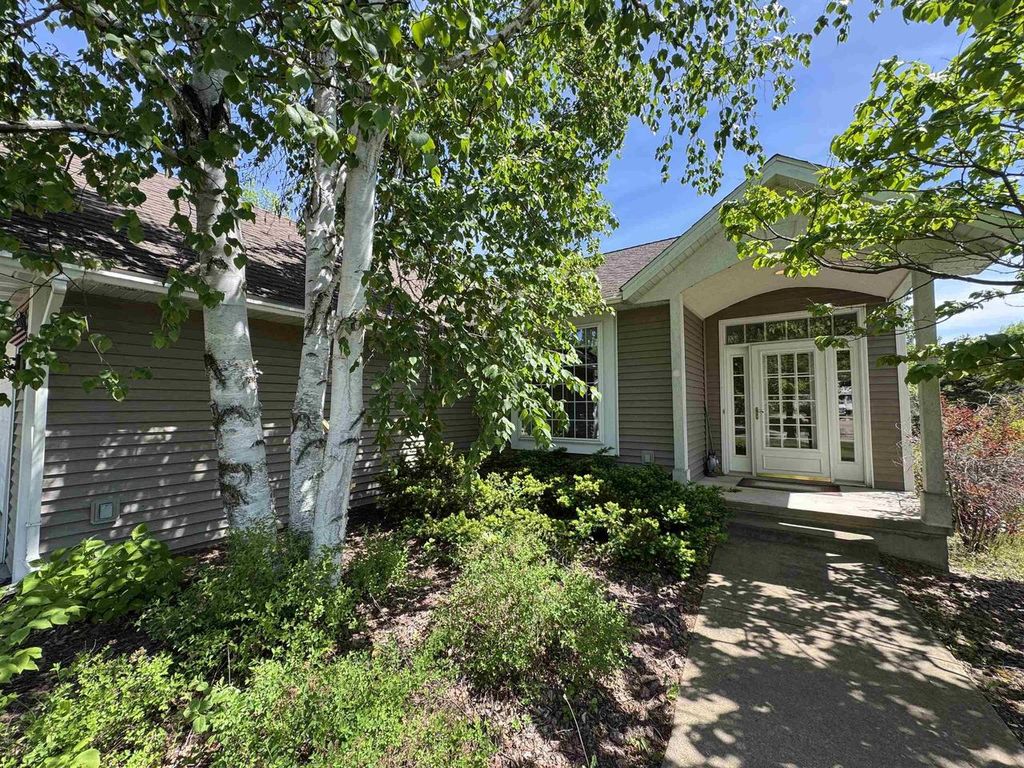 Photo of 451 Oakview Meadow STREET, Amherst, WI 54406 (MLS # 50326467)