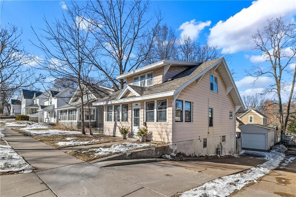 Photo of 1012 Main STREET, Eau Claire, WI 54701 (MLS # 1598517)