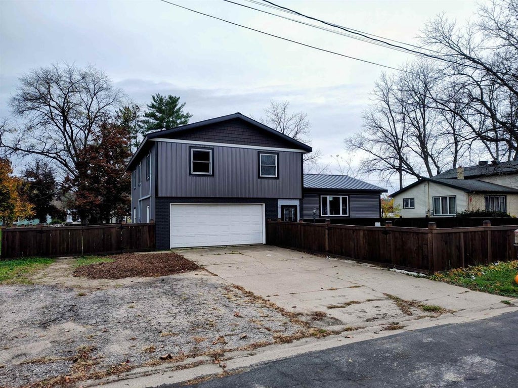 Photo of 104 Madison St STREET, Boscobel, WI 53805 (MLS # 2035695)