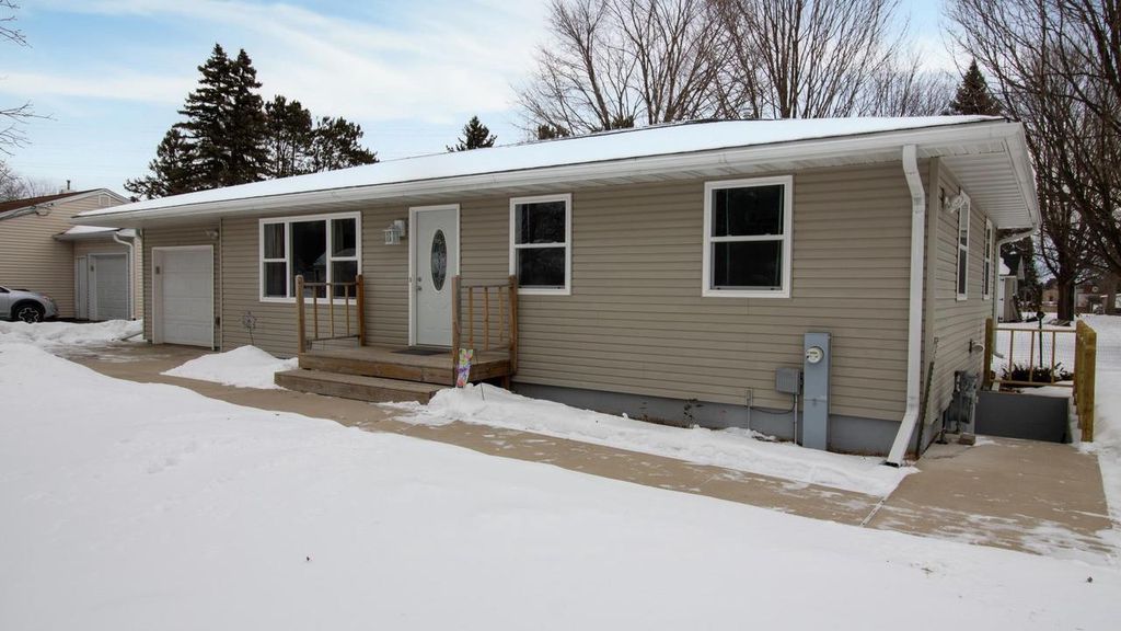 Photo of 227345 Raven AVENUE, Wausau, WI 54401 (MLS # 22600511)