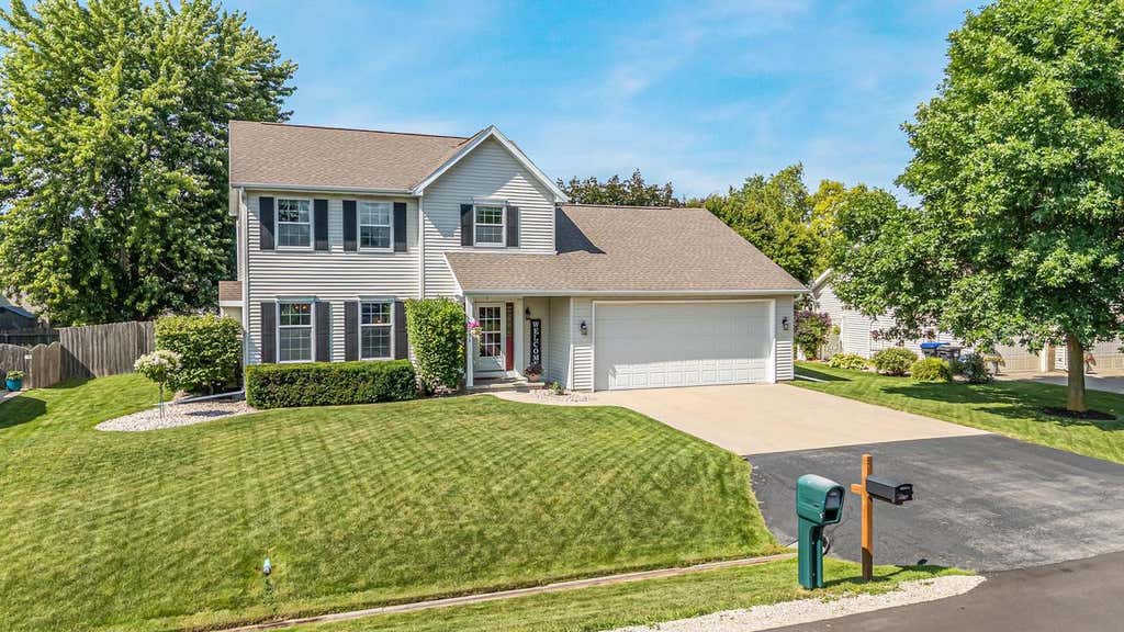 Photo of W2434 Snowberry DRIVE, Appleton, WI 54915 (MLS # 50328768)