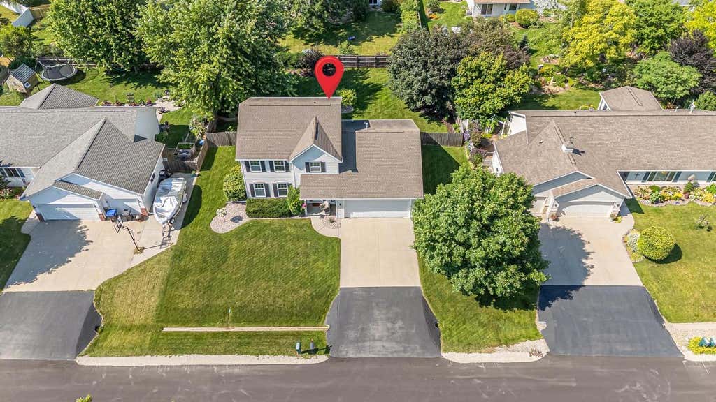 Photo of W2434 Snowberry DRIVE, Appleton, WI 54915 (MLS # 50328768)