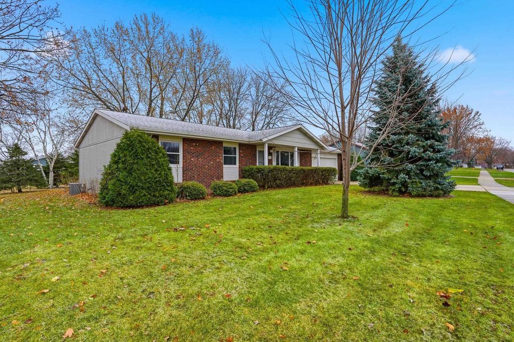 Photo of 943 Windsor AVENUE, Fond Du Lac, WI 54935 (MLS # 2013140)