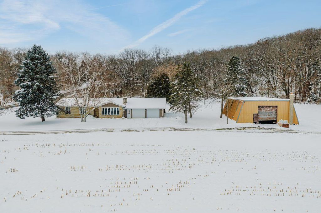 Photo of S78W30182 Sugden ROAD, Mukwonago, WI 53149 (MLS # 1945371)