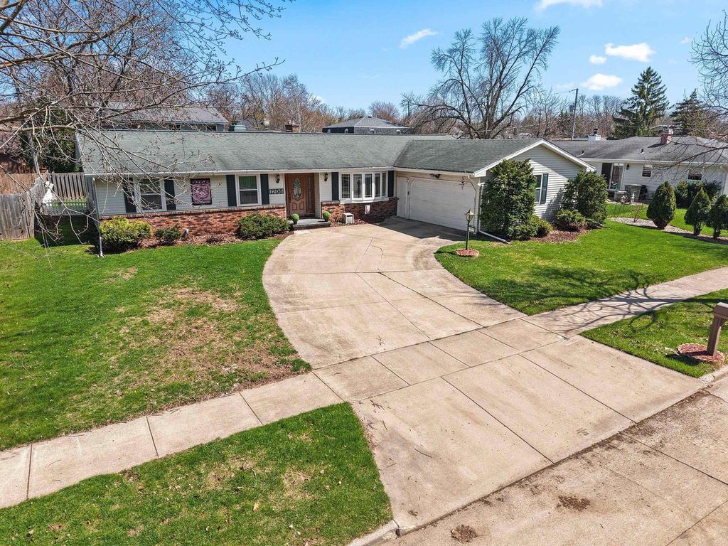 Photo of 1708 N Birchwood AVENUE, Appleton, WI 54914 (MLS # 50324173)