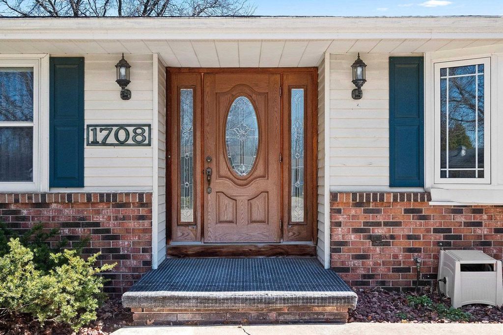 Photo of 1708 N Birchwood AVENUE, Appleton, WI 54914 (MLS # 50324173)