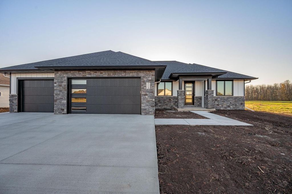 Photo of 713 Royal St Pats DRIVE, Wrightstown, WI 54180 (MLS # 50320634)