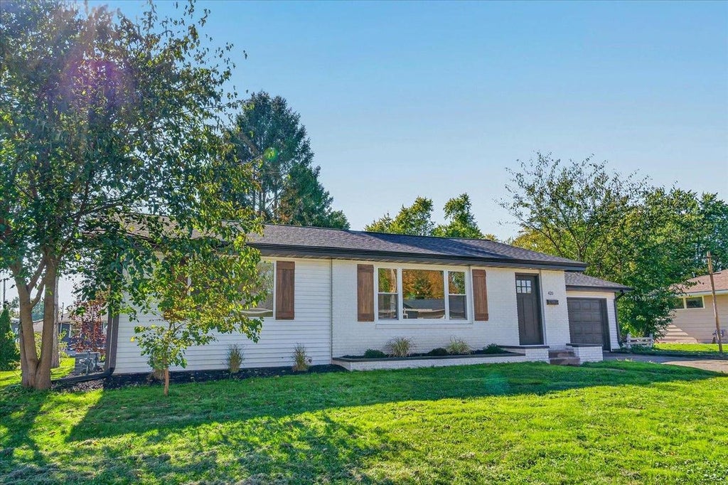 Photo of 420 Clover LANE, Fort Atkinson, WI 53538 (MLS # 2035115)