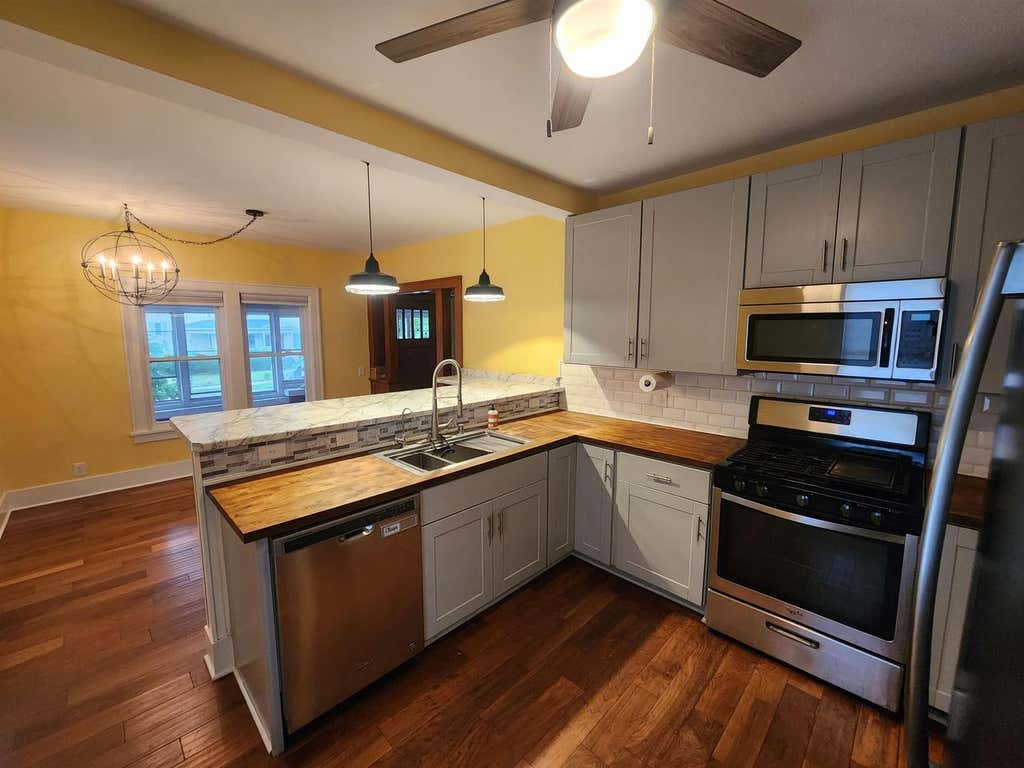 Photo of 508 W Rollin STREET, Edgerton, WI 53534 (MLS # 2025797)