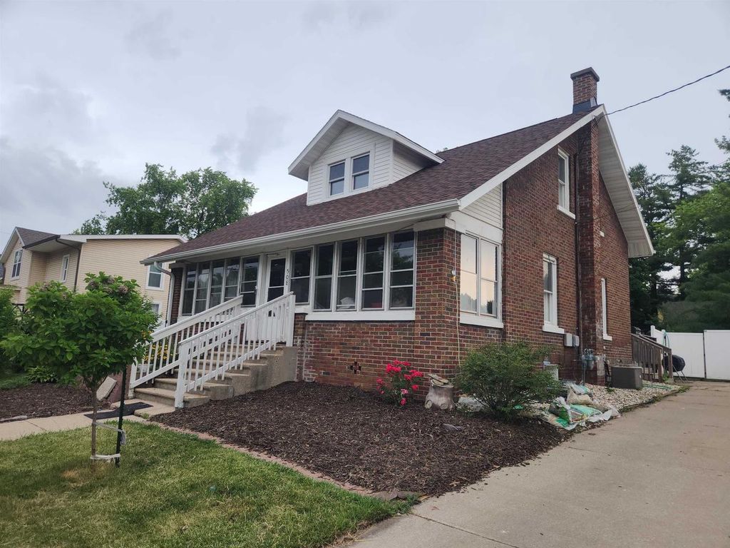 Photo of 508 W Rollin STREET, Edgerton, WI 53534 (MLS # 2025797)