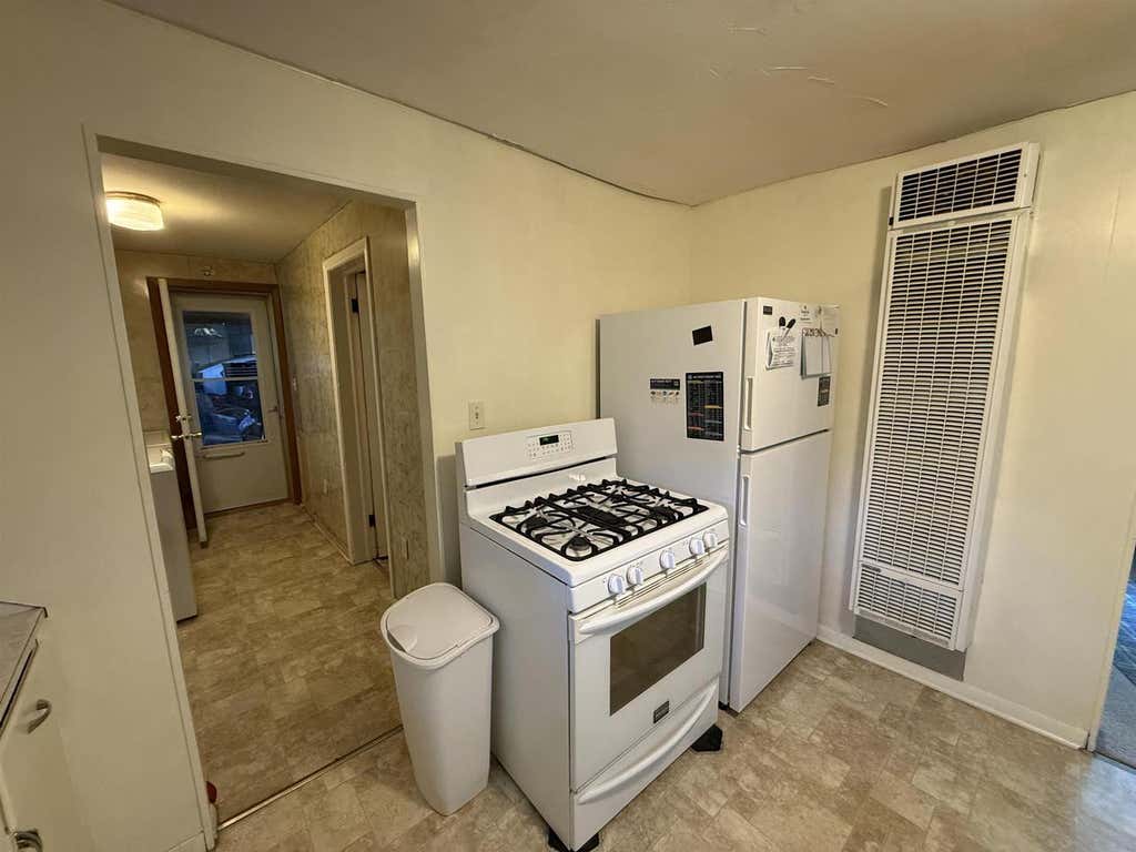 Photo of 1046 S Evergreen STREET, Shawano, WI 54166 (MLS # 50327965)