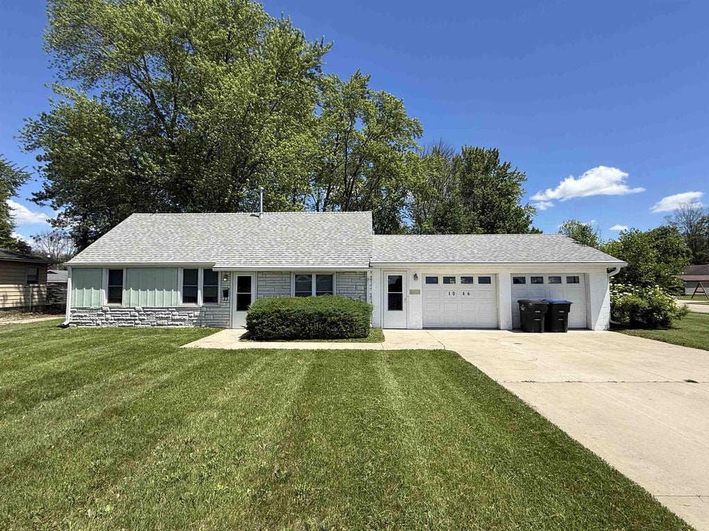 Photo of 1046 S Evergreen STREET, Shawano, WI 54166 (MLS # 50327965)