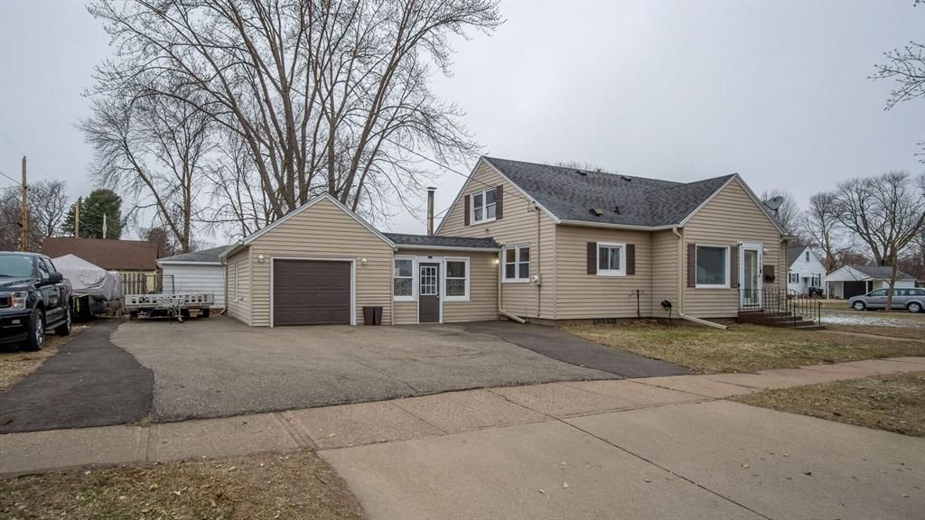 Photo of 1706 Birney STREET, Eau Claire, WI 54701 (MLS # 1599151)