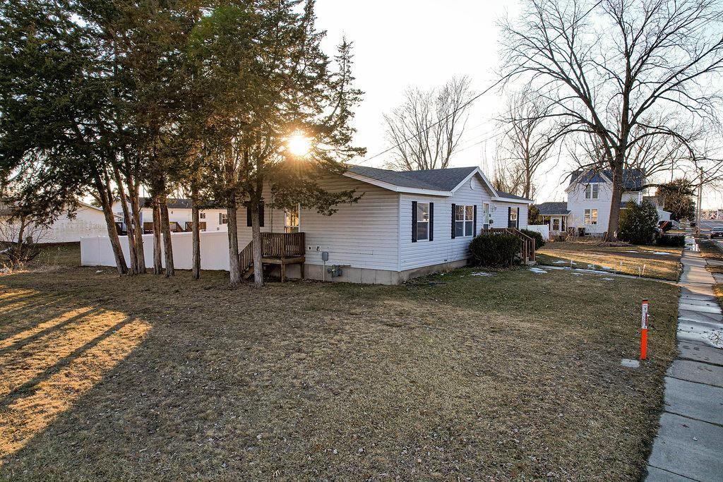 Photo of 818 E State STREET, Mauston, WI 53948 (MLS # 2017760)