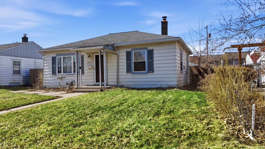 Photo of 3613 S Taylor AVENUE, Milwaukee, WI 53207 (MLS # 1949939)