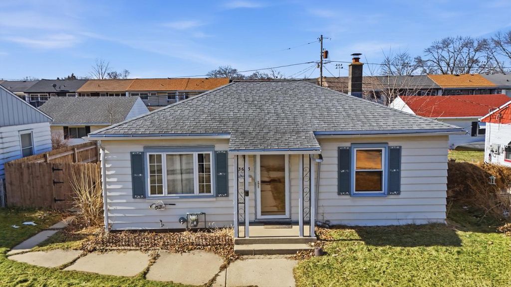 Photo of 3613 S Taylor AVENUE, Milwaukee, WI 53207 (MLS # 1949939)