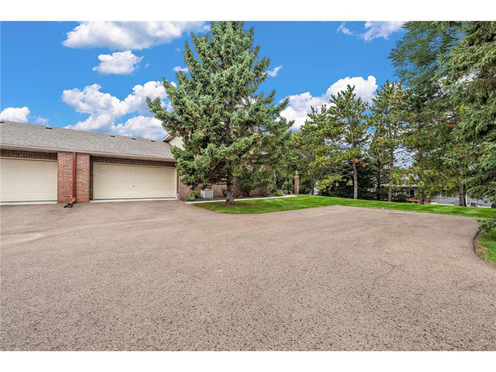 Photo of 1423 Hunter Hill ROAD, Hudson, WI 54016 (MLS # 7146526)