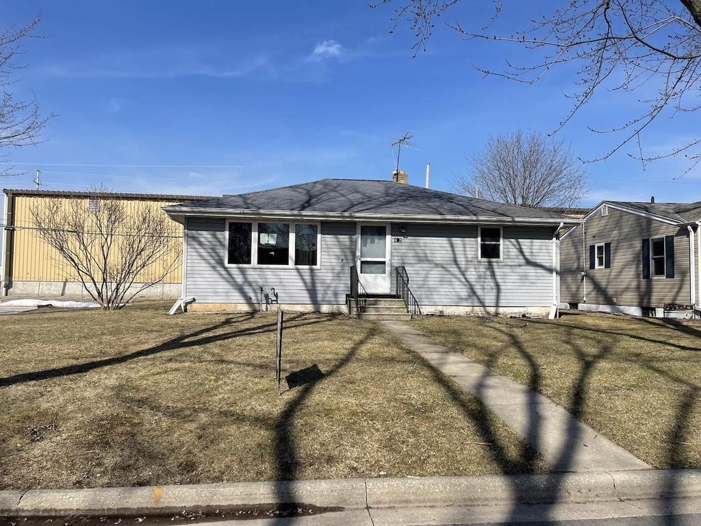 Photo of 492 Cottage Grove AVENUE, Green Bay, WI 54304 (MLS # 50323447)