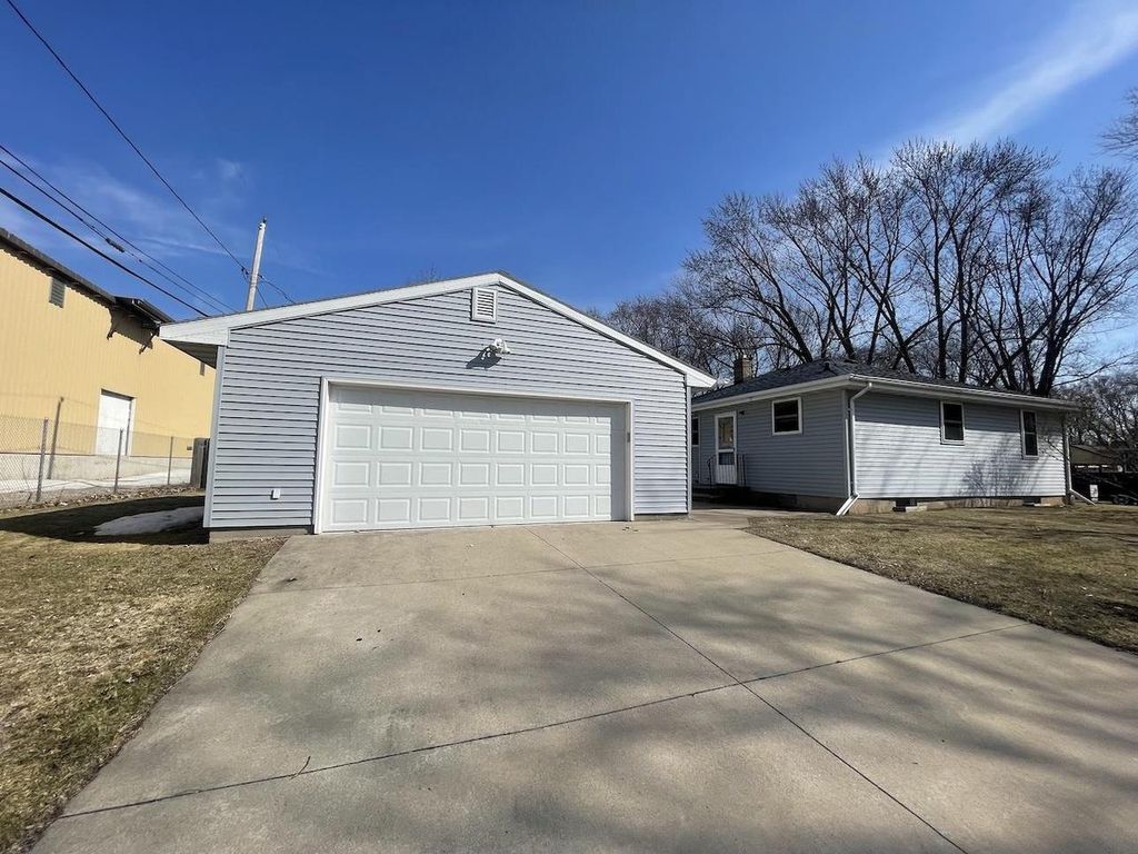 Photo of 492 Cottage Grove AVENUE, Green Bay, WI 54304 (MLS # 50323447)