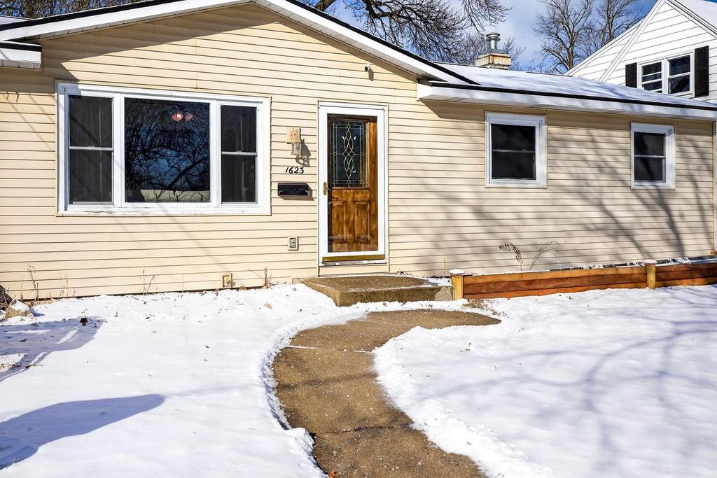 Photo of 1623 S Jefferson STREET, Appleton, WI 54915 (MLS # 50321583)
