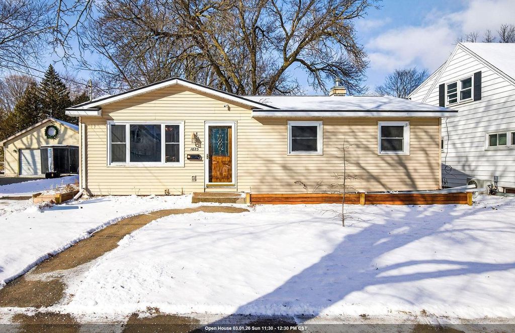 Photo of 1623 S Jefferson STREET, Appleton, WI 54915 (MLS # 50321583)
