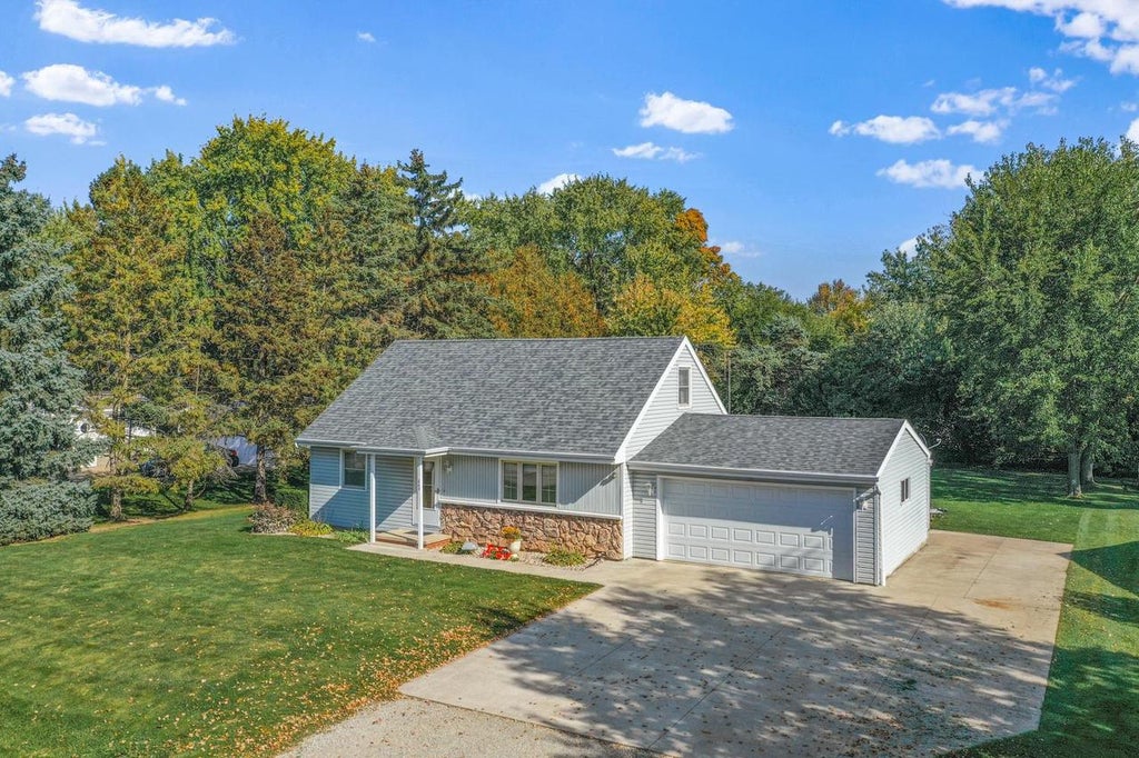 Photo of 649 Wanda AVENUE, Neenah, WI 54956 (MLS # 50334297)