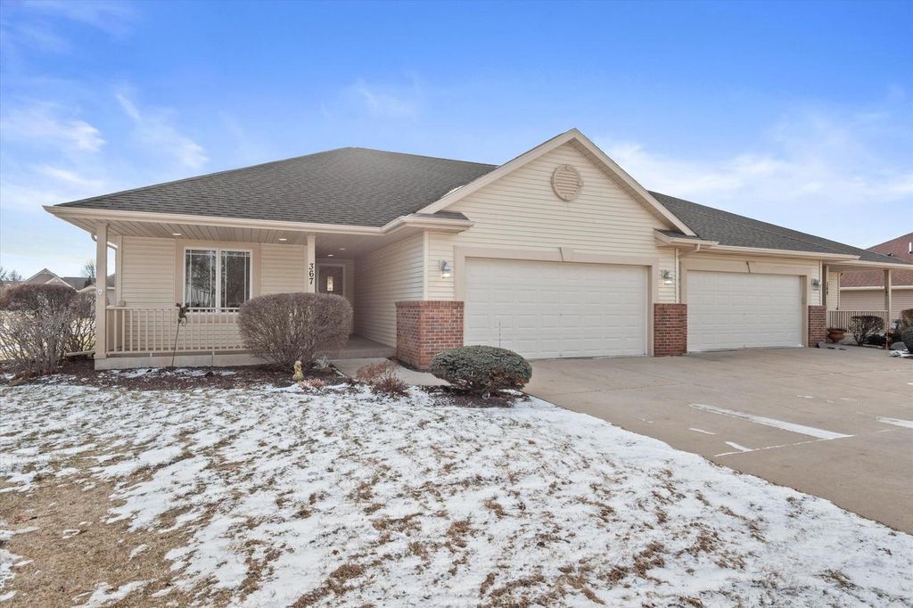 Photo of 367 N Redding CIRCLE, Belgium, WI 53004 (MLS # 1947732)