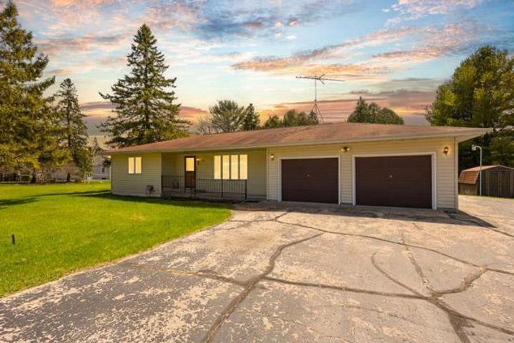 Photo of 3801 E Whitefish Bay ROAD, Sturgeon Bay, WI 54235 (MLS # 50324976)