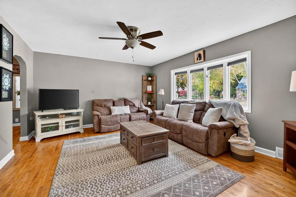 Photo of 1131 E Jardin STREET, Appleton, WI 54911 (MLS # 50317236)