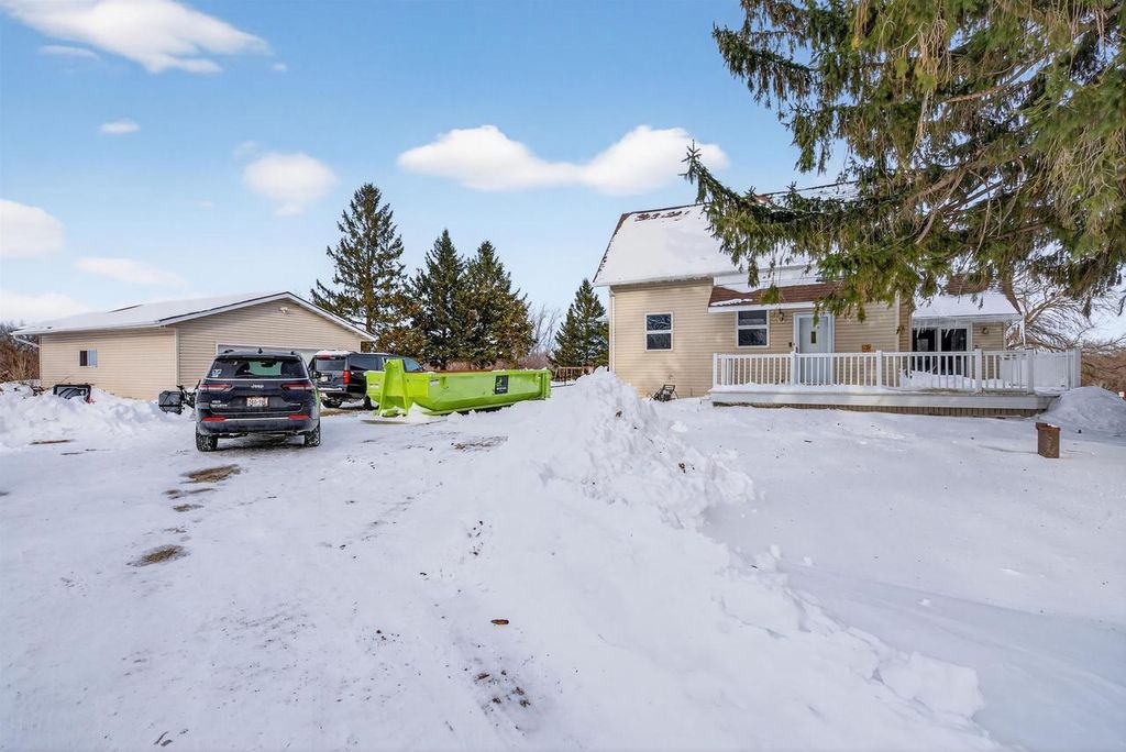 Photo of 422 Court STREET, Chilton, WI 53014 (MLS # 50322393)