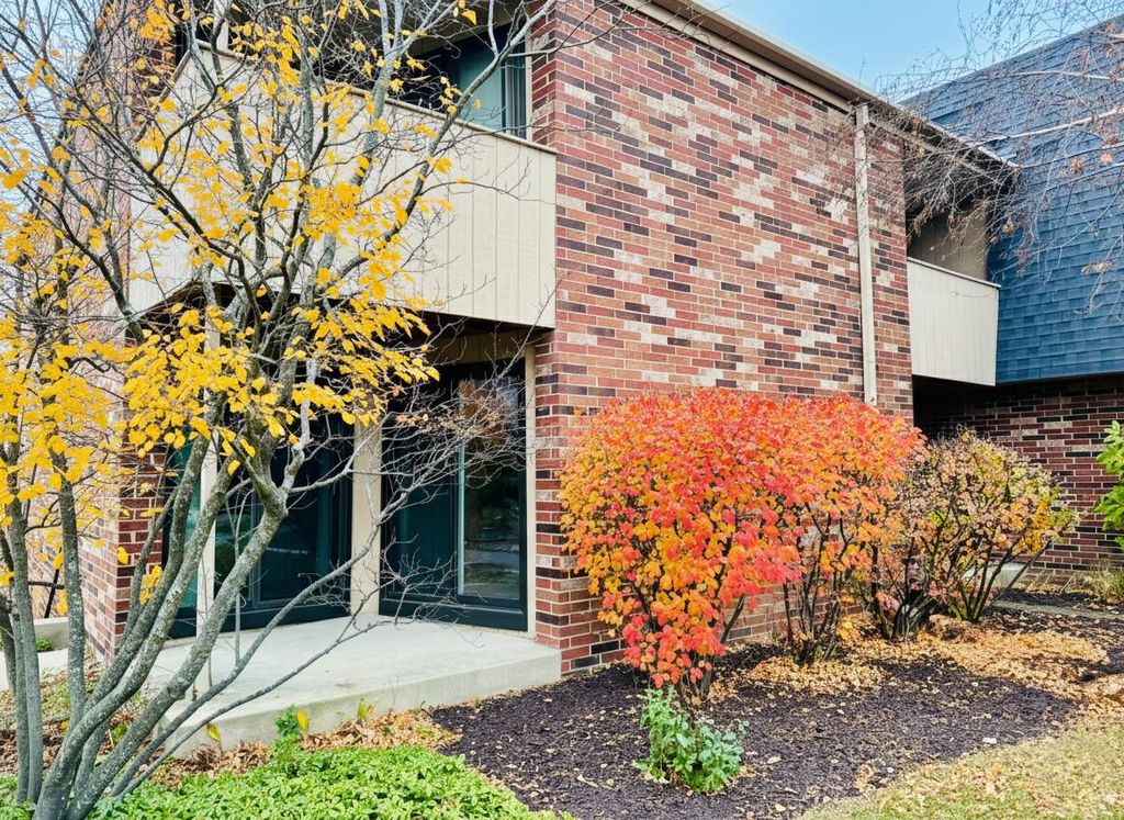 Photo of 425 W Willow COURT #153, Fox Point, WI 53217 (MLS # 1942721)