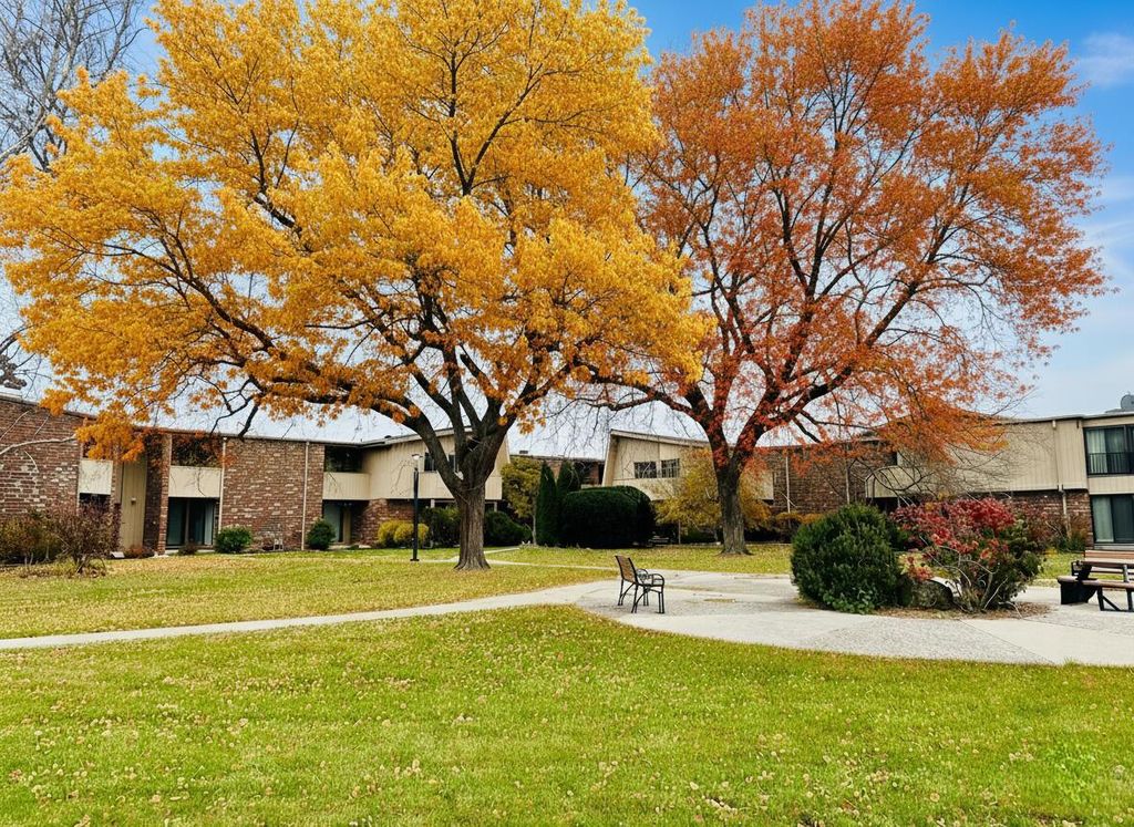 Photo of 425 W Willow COURT #153, Fox Point, WI 53217 (MLS # 1942721)