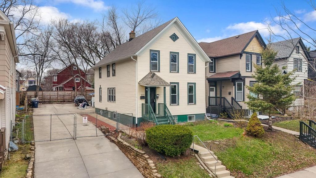 Photo of 2243 S Woodward STREET, Milwaukee, WI 53207 (MLS # 1957420)