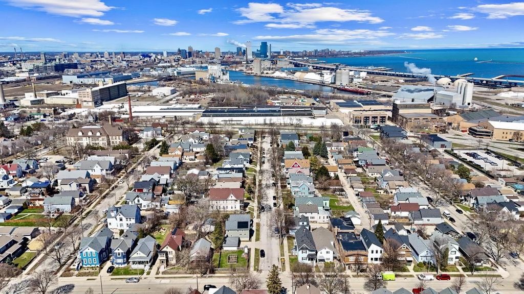 Photo of 2243 S Woodward STREET, Milwaukee, WI 53207 (MLS # 1957420)