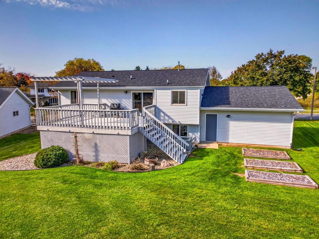 Photo of 6314 Waterford ROAD, Madison, WI 53719 (MLS # 2034567)