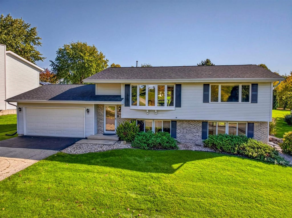 Photo of 6314 Waterford ROAD, Madison, WI 53719 (MLS # 2034567)