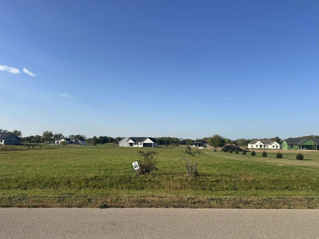 Photo of L95 Fieldwood DRIVE, Janesville, WI 53545 (MLS # 2020314)