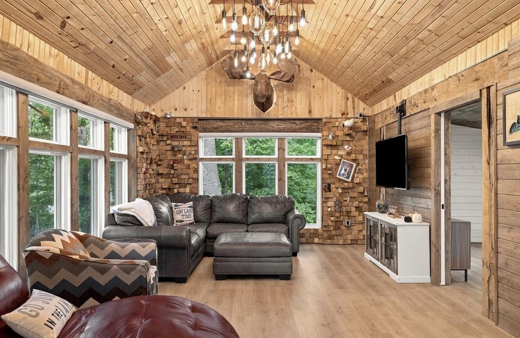 Photo of N1370 Bird LANE, Fontana, WI 53125 (MLS # 1982622)