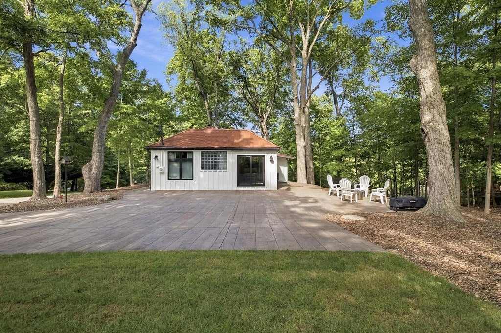 Photo of N1370 Bird LANE, Fontana, WI 53125 (MLS # 1982622)