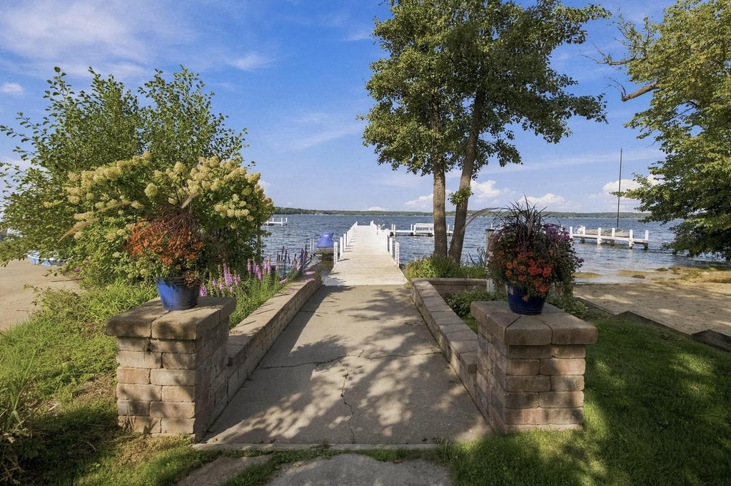 Photo of N1370 Bird LANE, Fontana, WI 53125 (MLS # 1982622)