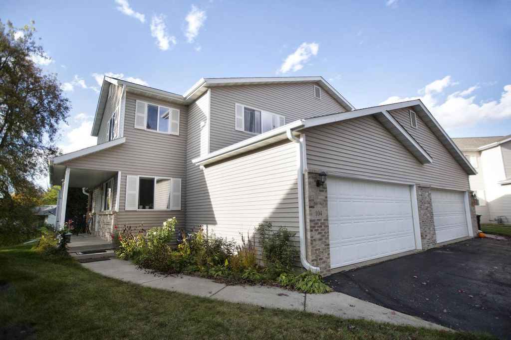 Photo of 104 Mallard CIRCLE, Beaver Dam, WI 53916 (MLS # 1942099)