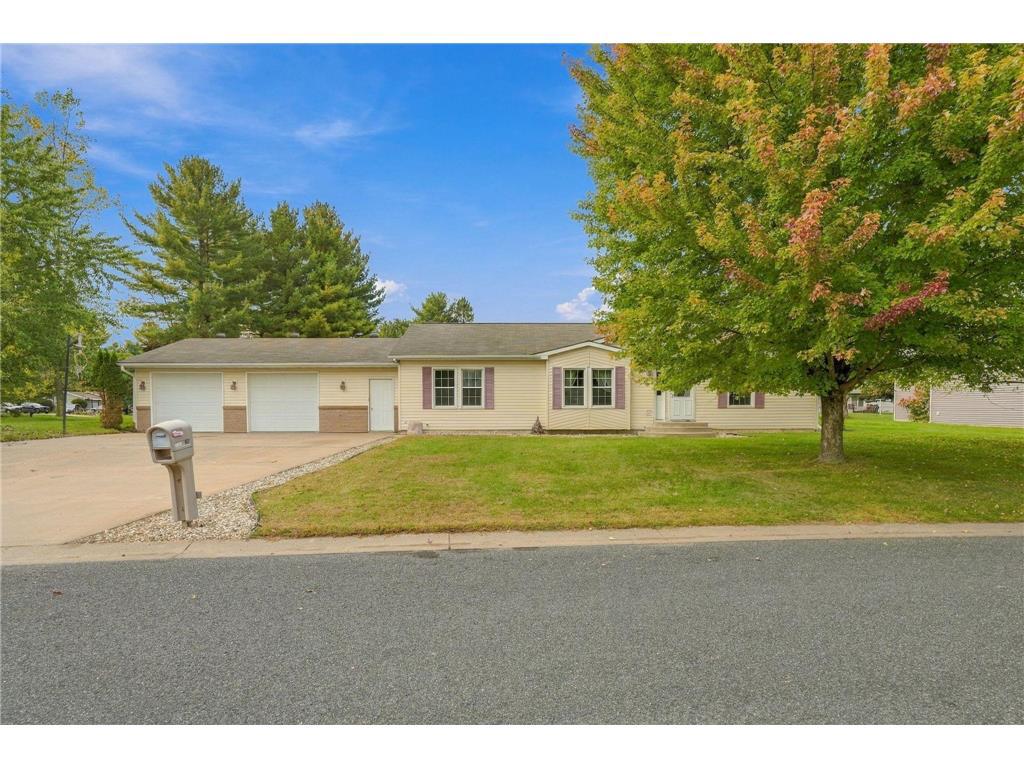 Photo of 1027 Prairie CIRCLE, Menomonie, WI 54751 (MLS # 7154946)