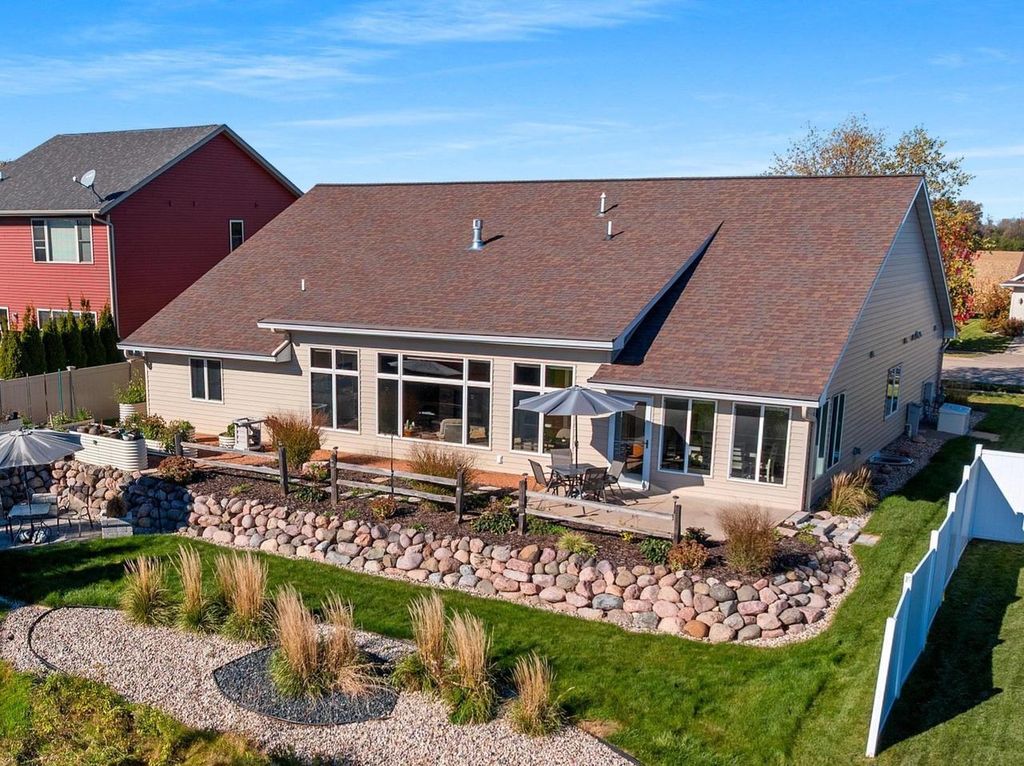 Photo of 3341 Mockingbird WAY, Oshkosh, WI 54904 (MLS # 50317512)