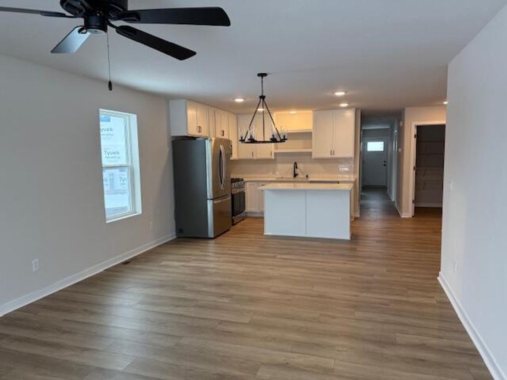 Photo of N162W21814 Poppy ROAD, Jackson, WI 53037 (MLS # 1935715)