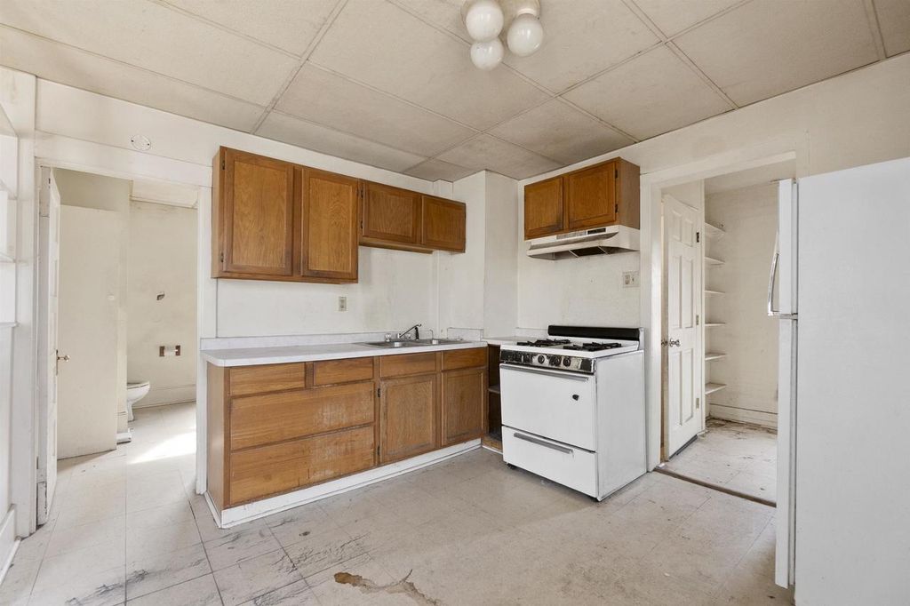 Photo of 164 E Johnson STREET, Fond Du Lac, WI 54935 (MLS # 50323974)