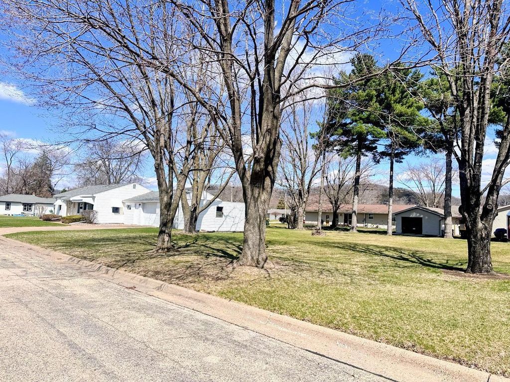 Photo of 1400 S 11th STREET, Prairie Du Chien, WI 53821 (MLS # 2020257)