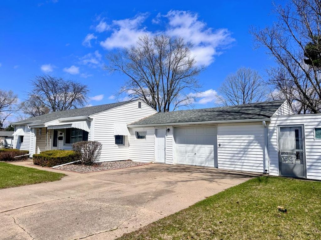 Photo of 1400 S 11th STREET, Prairie Du Chien, WI 53821 (MLS # 2020257)