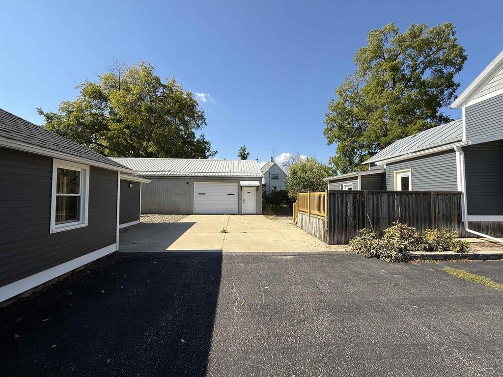 Photo of 203 Linn STREET, Baraboo, WI 53913 (MLS # 2010122)
