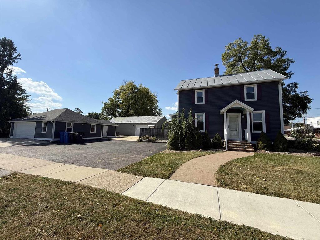 Photo of 203 Linn STREET, Baraboo, WI 53913 (MLS # 2010122)